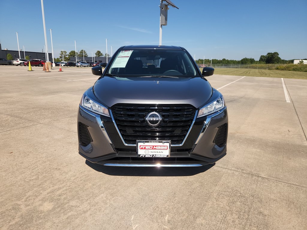 Used 2025 Nissan Kicks Play S FWD image 11