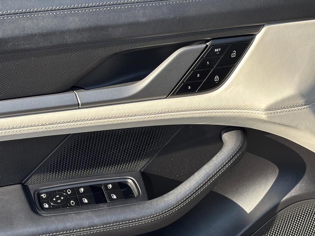 Used 2021 Porsche Taycan 4S image 16