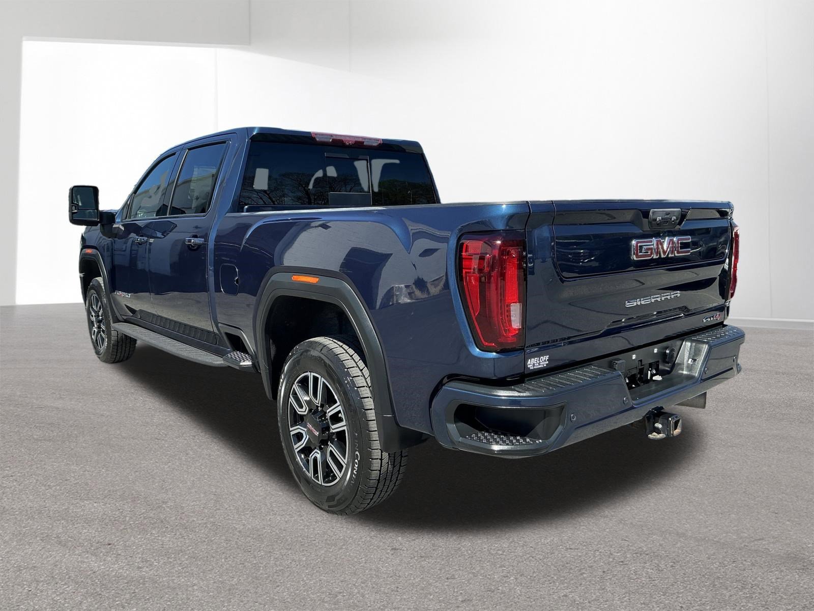 Used 2021 GMC Sierra 2500 AT4 w/ AT4 Premium Plus Package AWD/4WD image 5