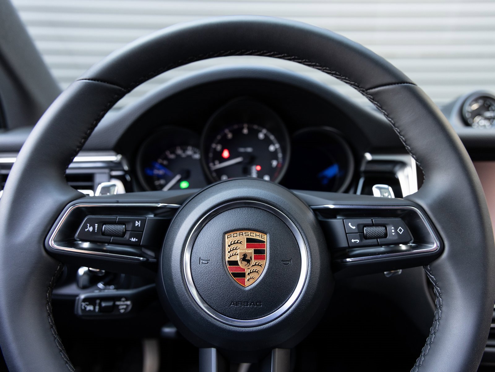 Certified 2026 Porsche Macan image 14