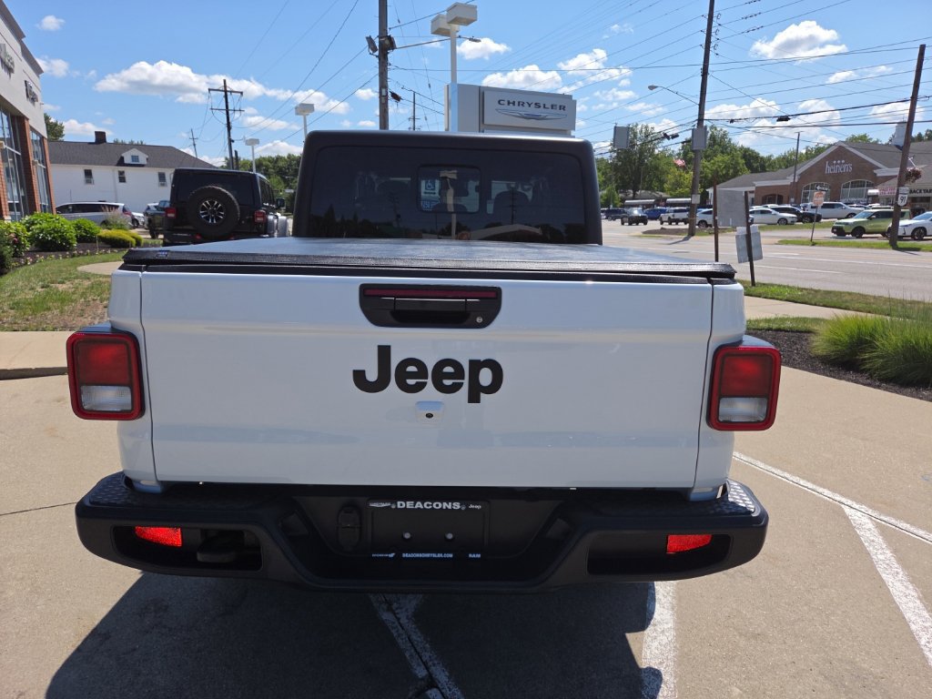 Certified 2025 Jeep Gladiator Sport AWD/4WD image 10