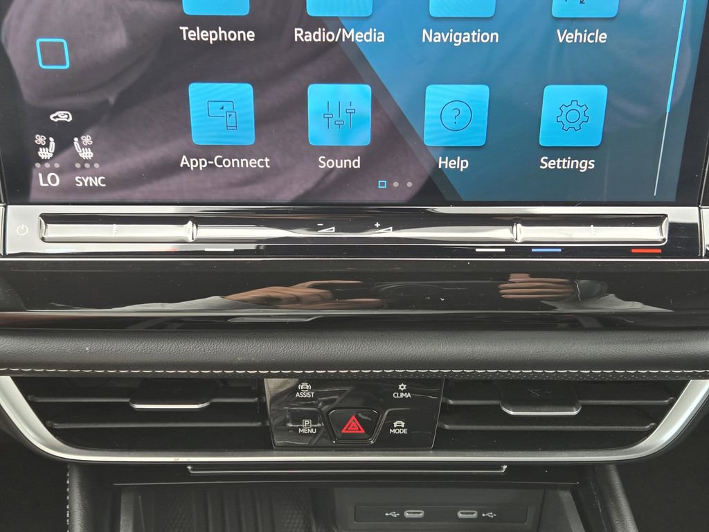 Used 2026 Volkswagen Atlas Cross Sport SE FWD image 21