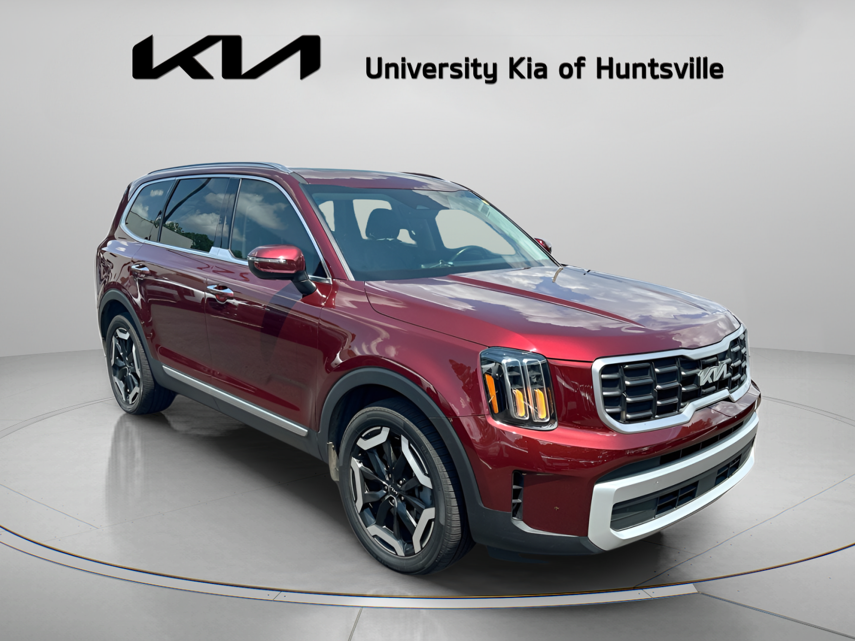 Used 2024 Kia Telluride S w/ S Sunroof Package FWD image 2
