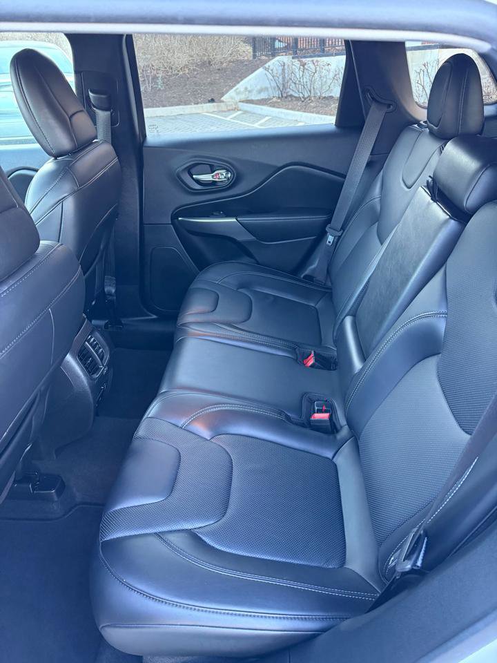 Used 2020 Jeep Cherokee Limited image 7