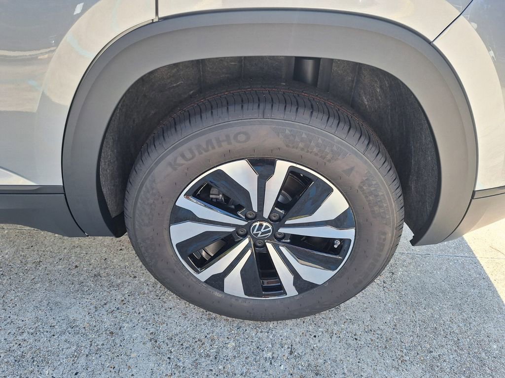 New 2026 Volkswagen Atlas Cross Sport SE image 24