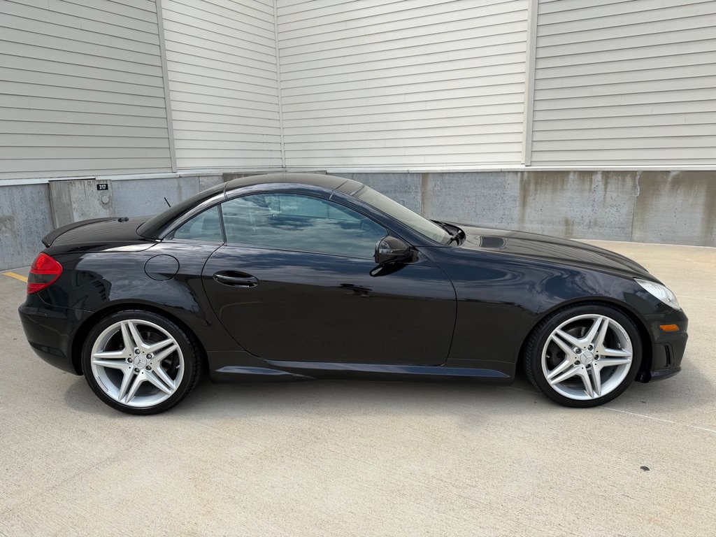 Used 2009 Mercedes-Benz SLK 300 image 9