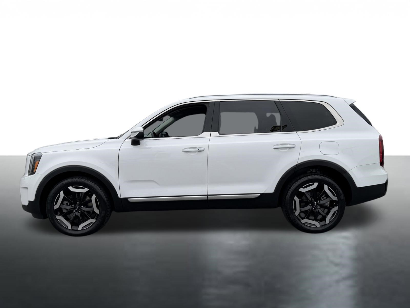 Used 2023 Kia Telluride S AWD/4WD image 5