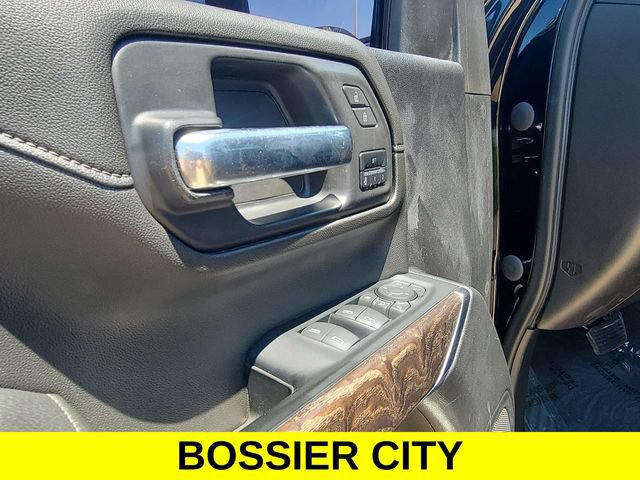 Certified 2023 GMC Sierra 3500 Denali w/ Denali Black Diamond Edition AWD/4WD image 24