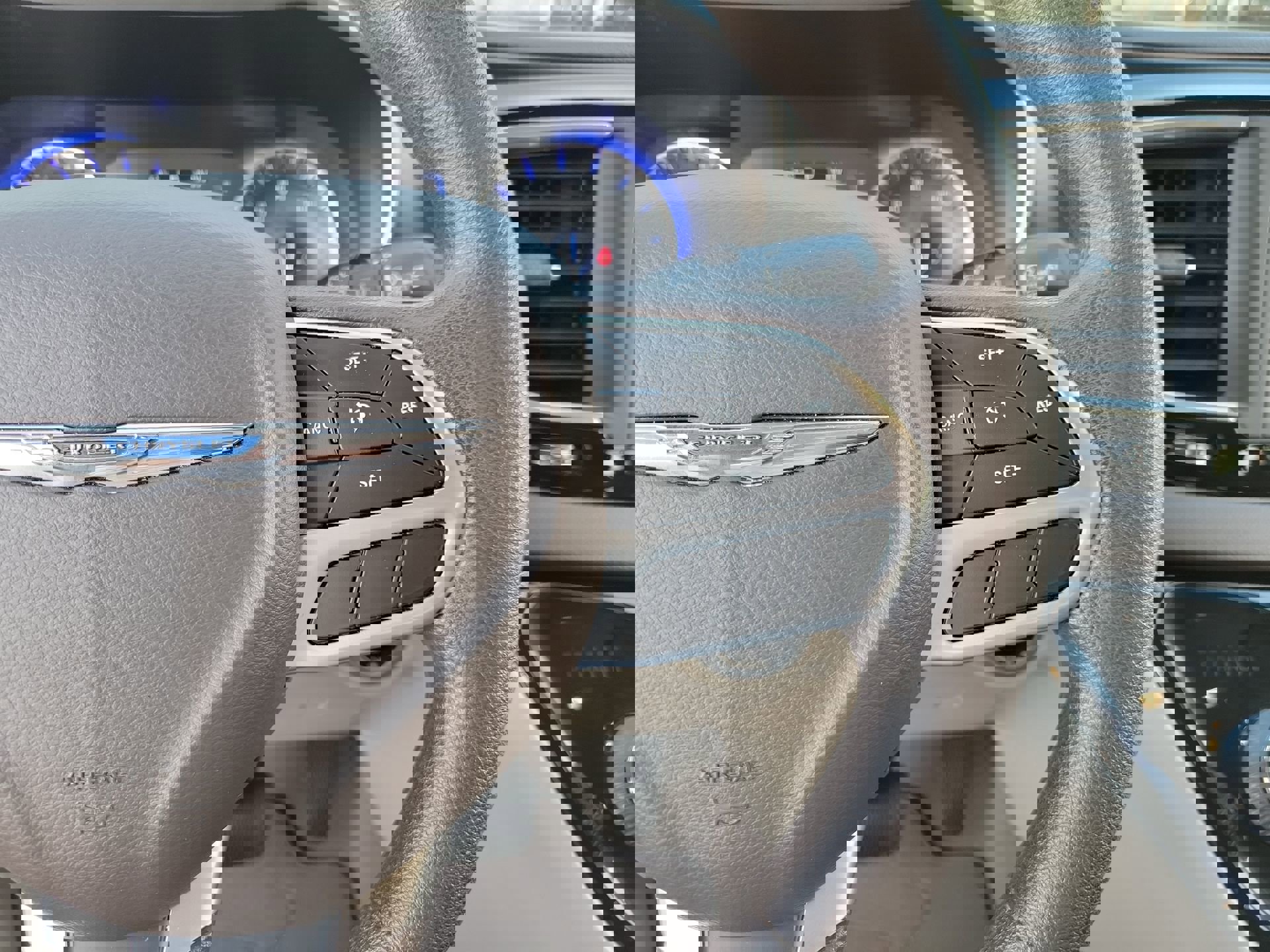 Used 2020 Chrysler Pacifica Touring w/ Tire & Wheel Group image 28