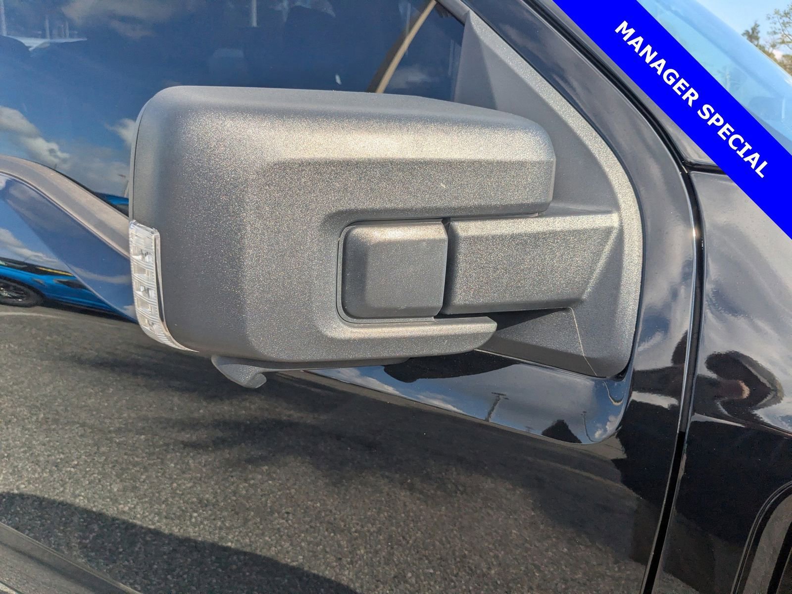 Used 2023 Ford F150 Lightning XLT image 11