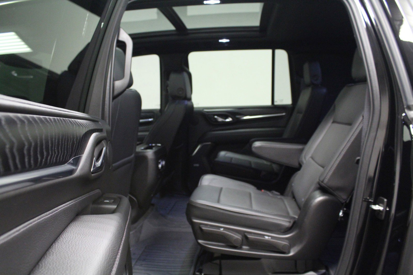 Used 2024 GMC Yukon XL Denali image 13