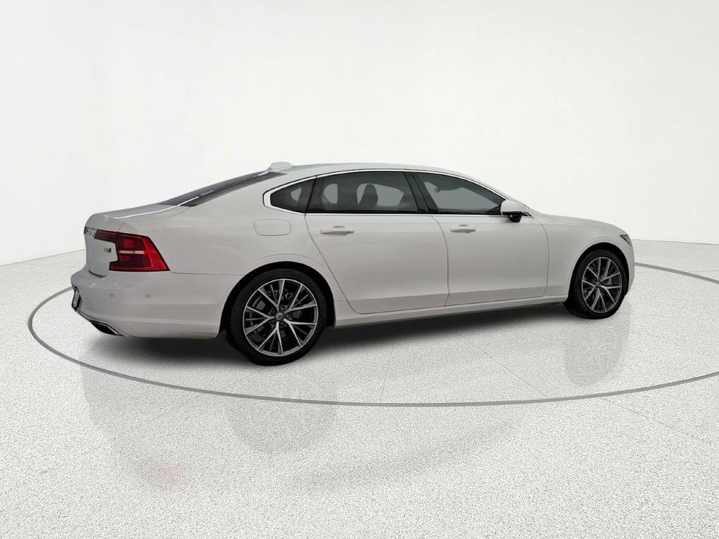 Used 2018 Volvo S90 T6 Momentum w/ Convenience Package image 9
