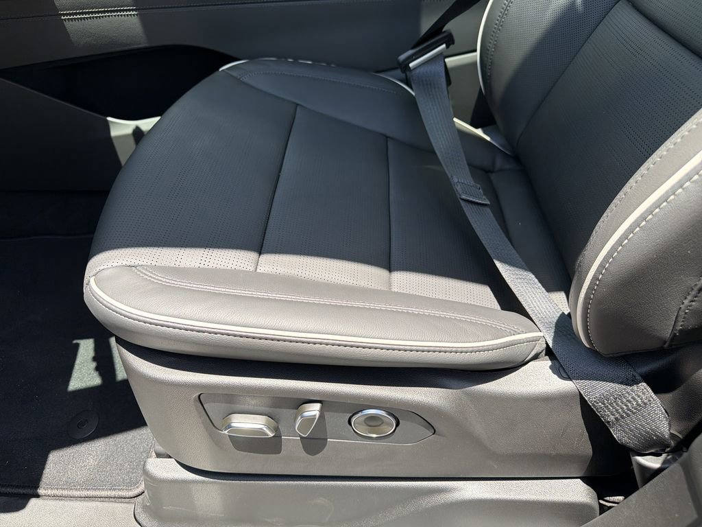 New 2026 Cadillac Escalade Luxury w/ Touring Package RWD image 21
