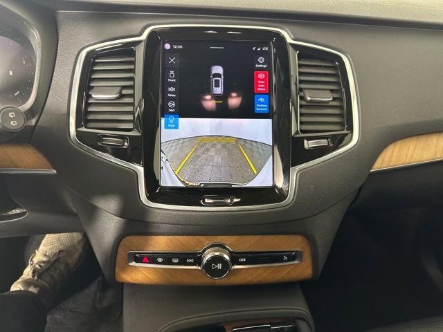 Used 2023 Volvo XC90 B6 Plus image 31