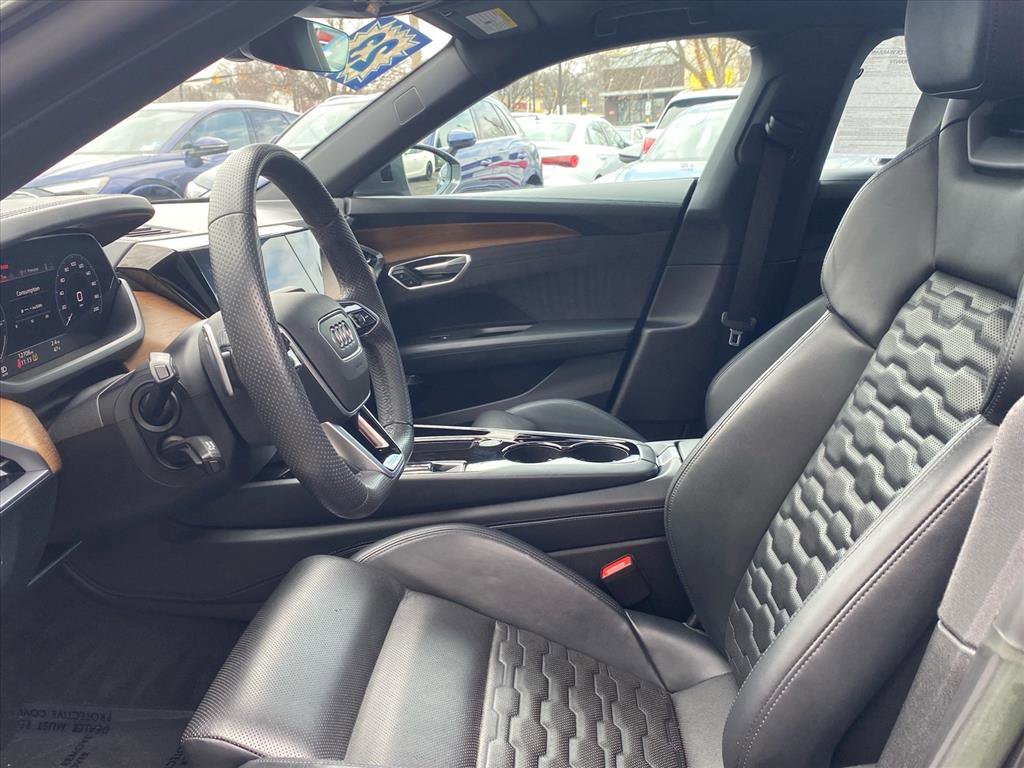 Used 2023 Audi e-tron GT Premium Plus image 13