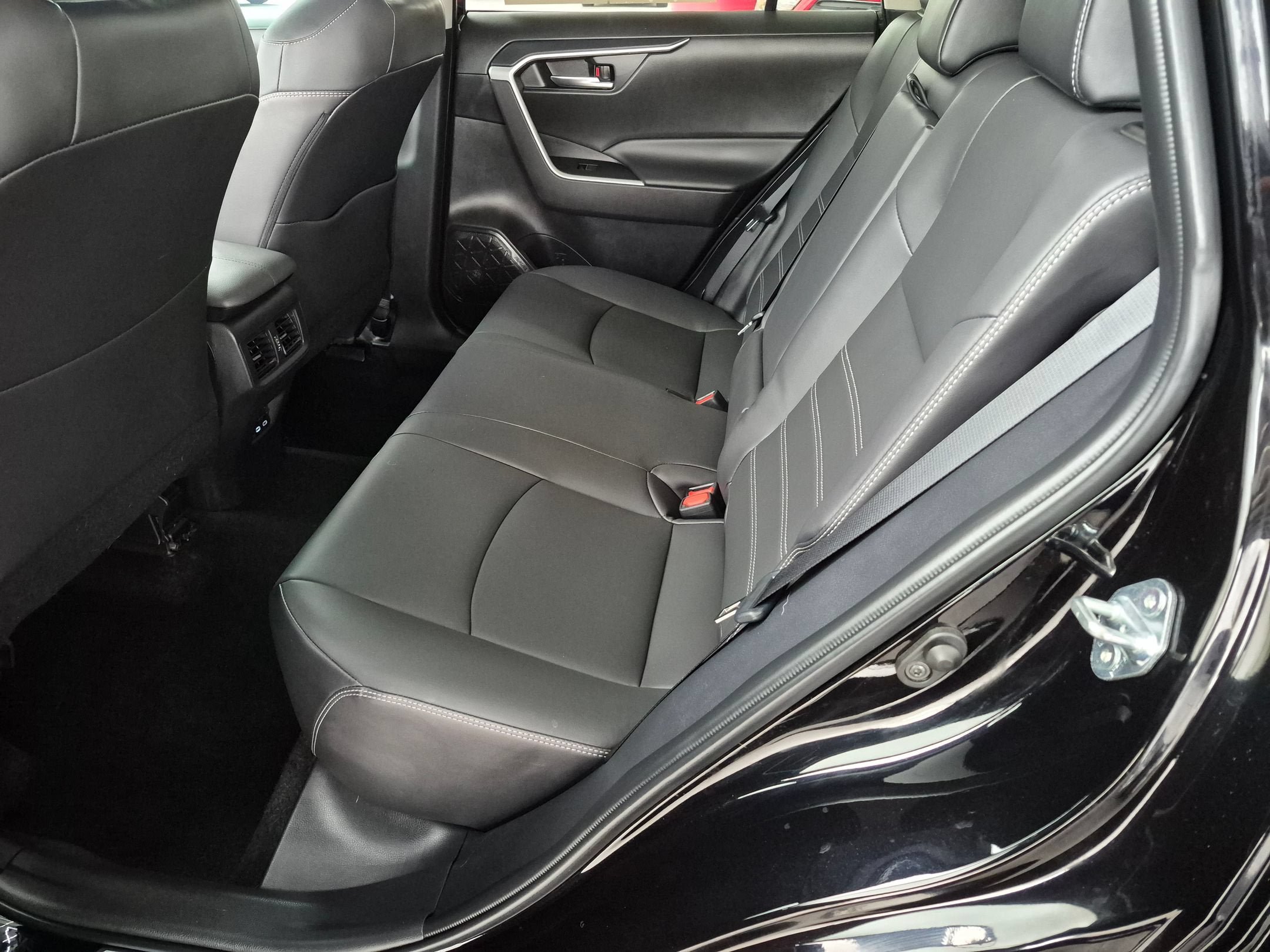 Certified 2025 Toyota RAV4 XLE Premium FWD image 27