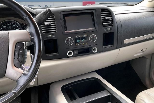 Used 2010 Chevrolet Silverado 2500 LT w/ Interior Plus Package RWD image 9
