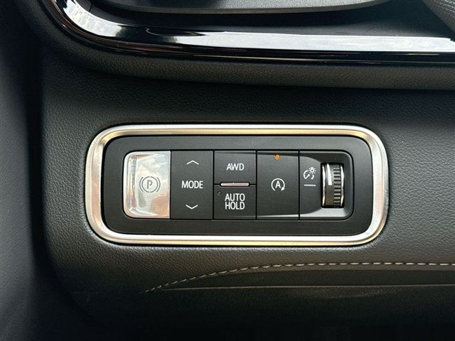Certified 2026 Buick Enclave Sport Touring w/ Power Package AWD/4WD image 18
