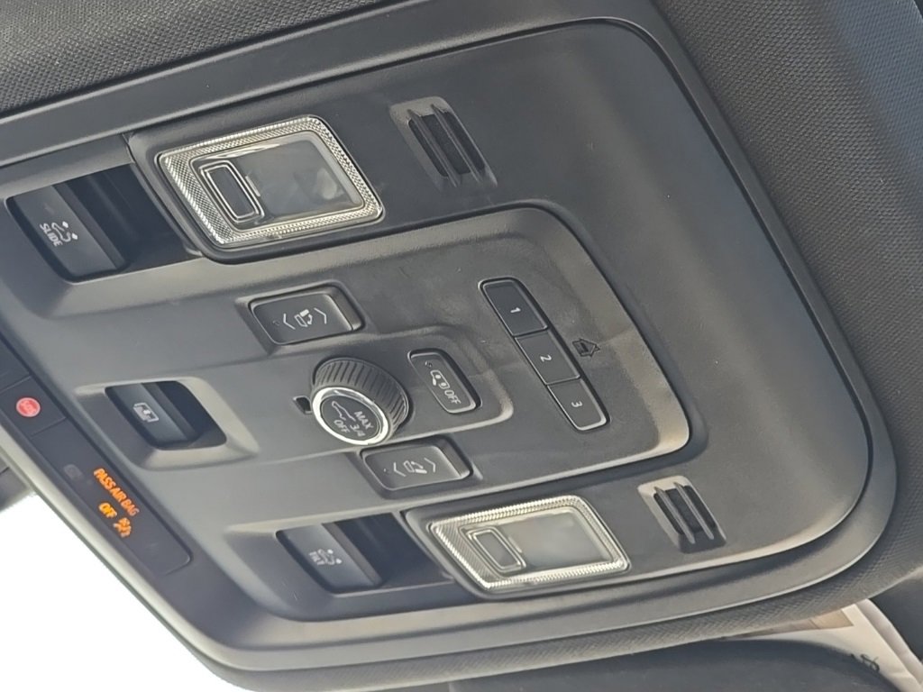 Used 2021 Chevrolet Tahoe Premier w/ Premium Package image 34