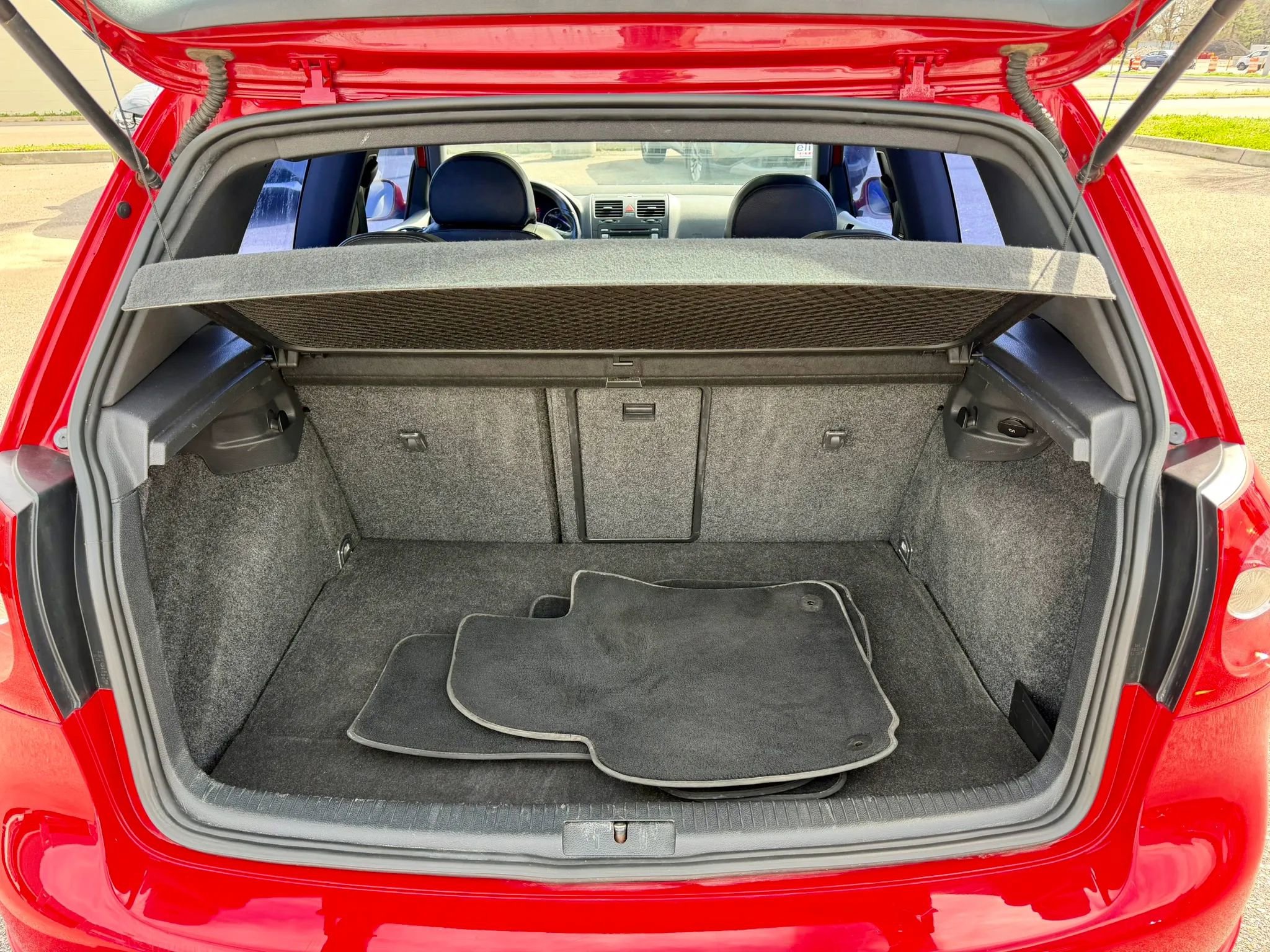 Used 2008 Volkswagen R32 image 12