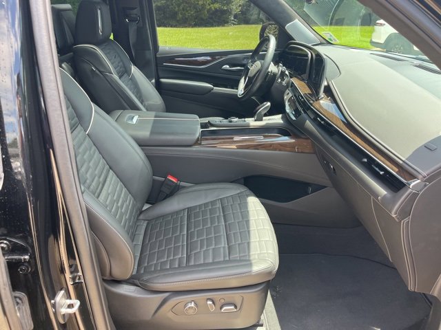 Used 2024 Cadillac Escalade Sport Platinum w/ Heavy-Duty Trailer Package image 45