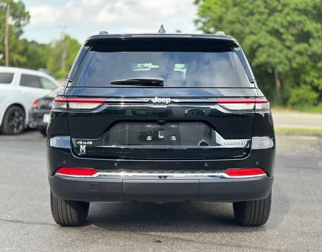 Used 2025 Jeep Grand Cherokee Limited AWD/4WD image 4