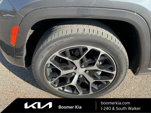 Used 2022 Jeep Grand Cherokee Summit image 9