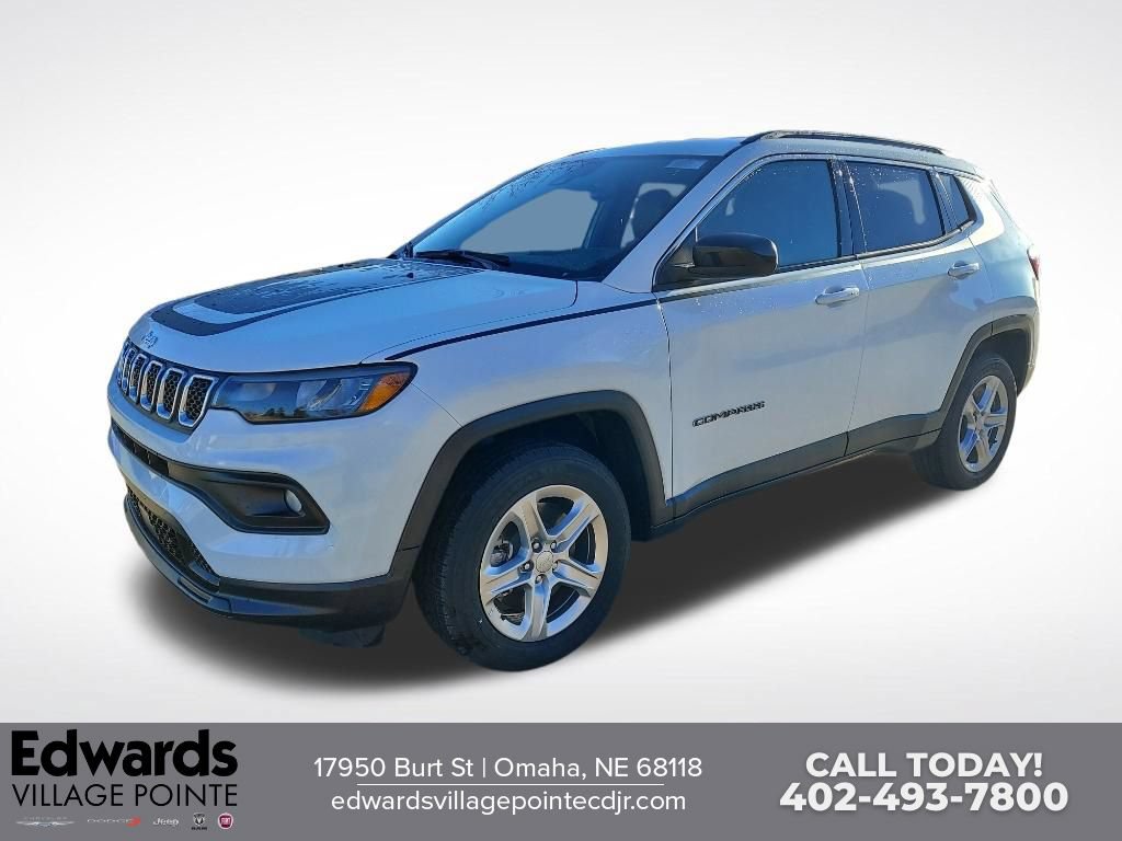 New 2023 Jeep Compass Latitude w/ Mopar Graphics Package AWD/4WD image 7