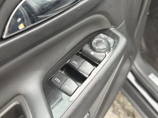 Used 2023 Chevrolet Equinox Premier image 25