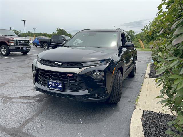 Used 2023 Chevrolet TrailBlazer RS w/ Sun and Liftgate Package FWD image 3