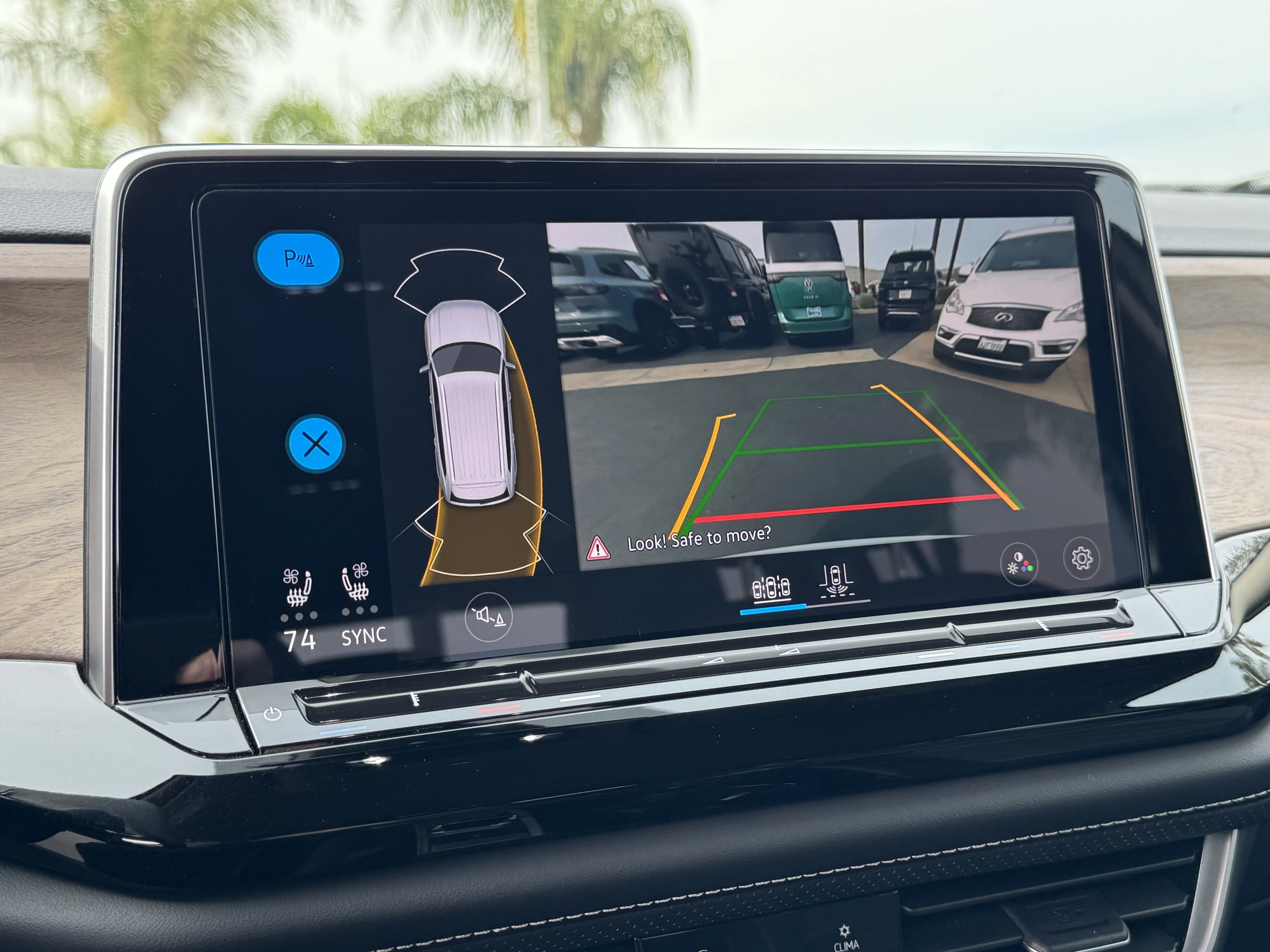 Used 2024 Volkswagen Atlas SE image 27