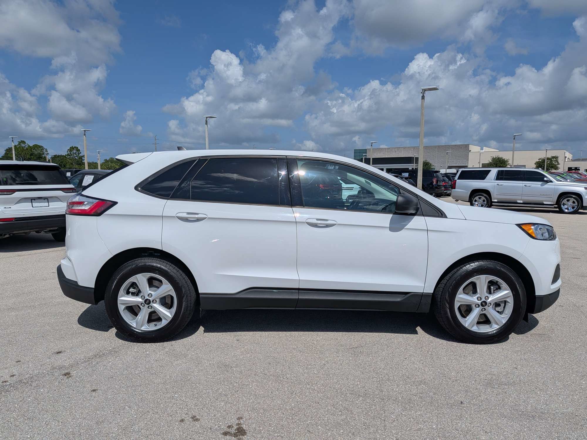 Used 2024 Ford Edge SE AWD/4WD image 4