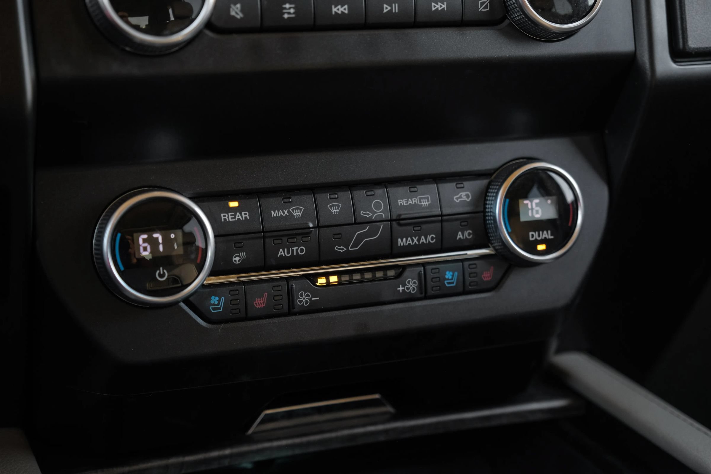 Used 2019 Ford Expedition Limited w/ Special Edition Package RWD image 35