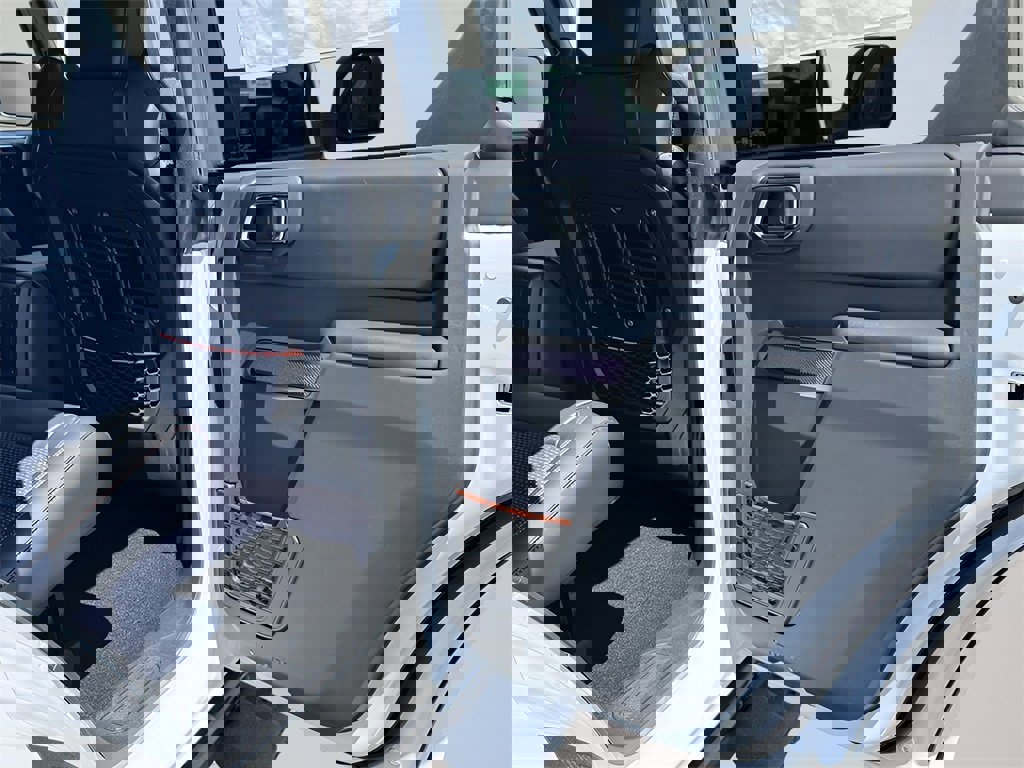 New 2025 Ford Bronco Raptor image 17