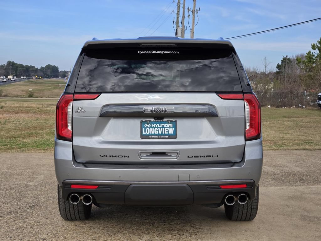Used 2023 GMC Yukon XL Denali Ultimate AWD/4WD image 4