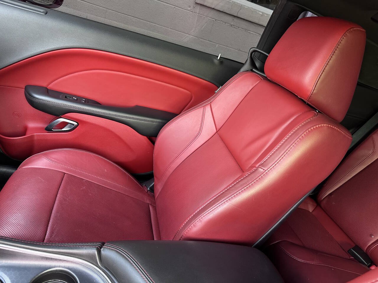 Used 2015 Dodge Challenger R/T Plus RWD image 29