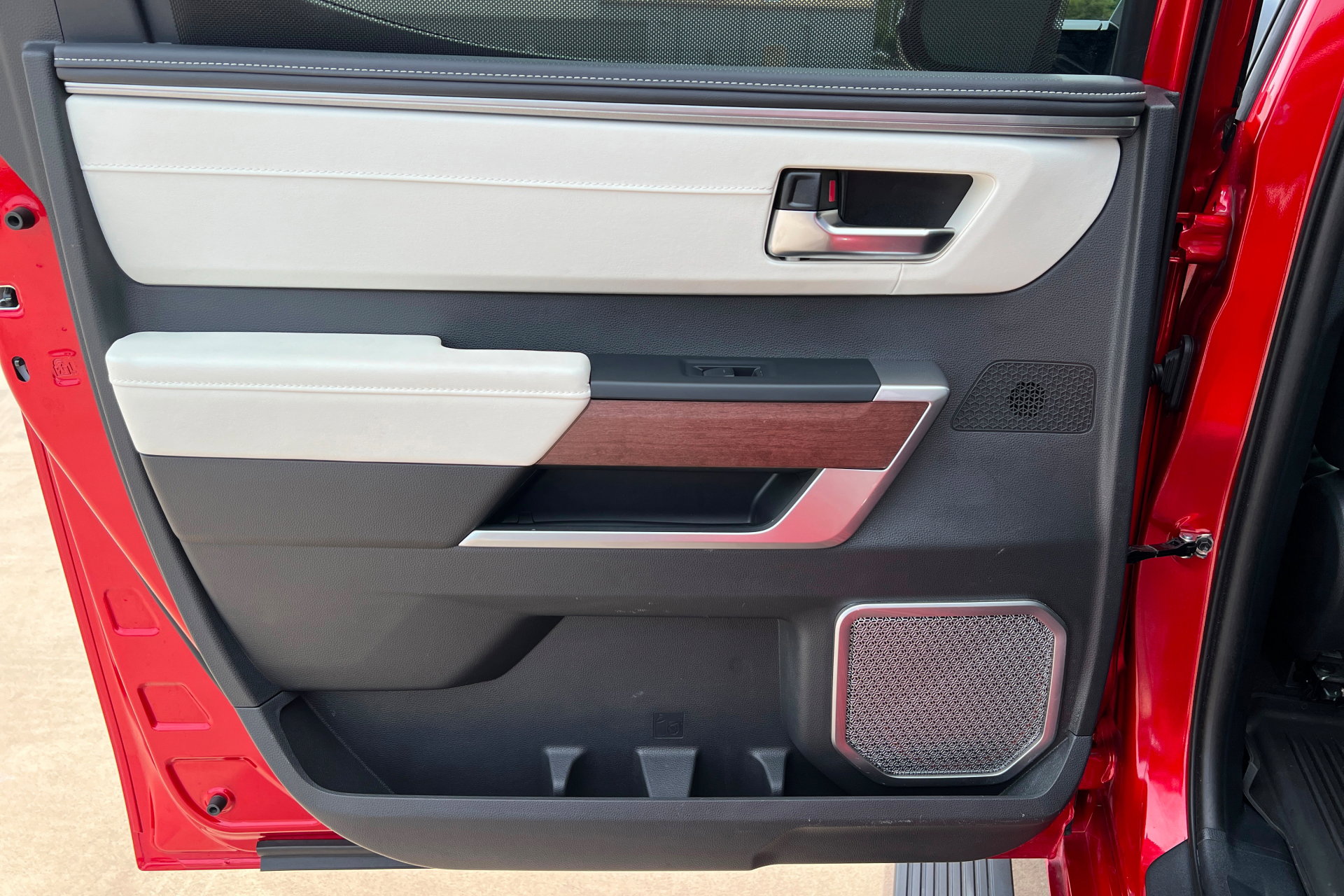 Used 2024 Toyota Tundra Capstone AWD/4WD image 19