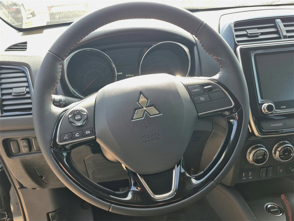 Used 2025 Mitsubishi Outlander Sport LE image 11