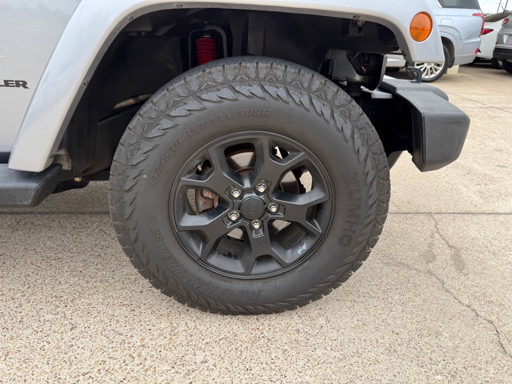 Used 2013 Jeep Wrangler Sahara w/ Connectivity Group AWD/4WD image 13