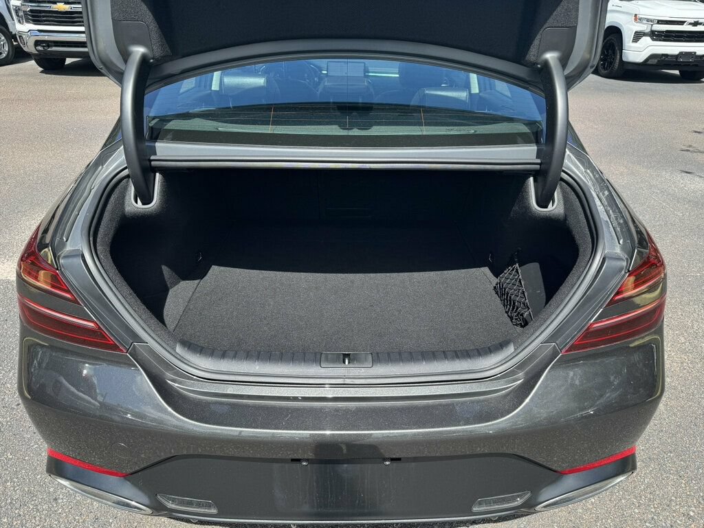 Used 2026 Genesis G70 2.5T RWD image 9