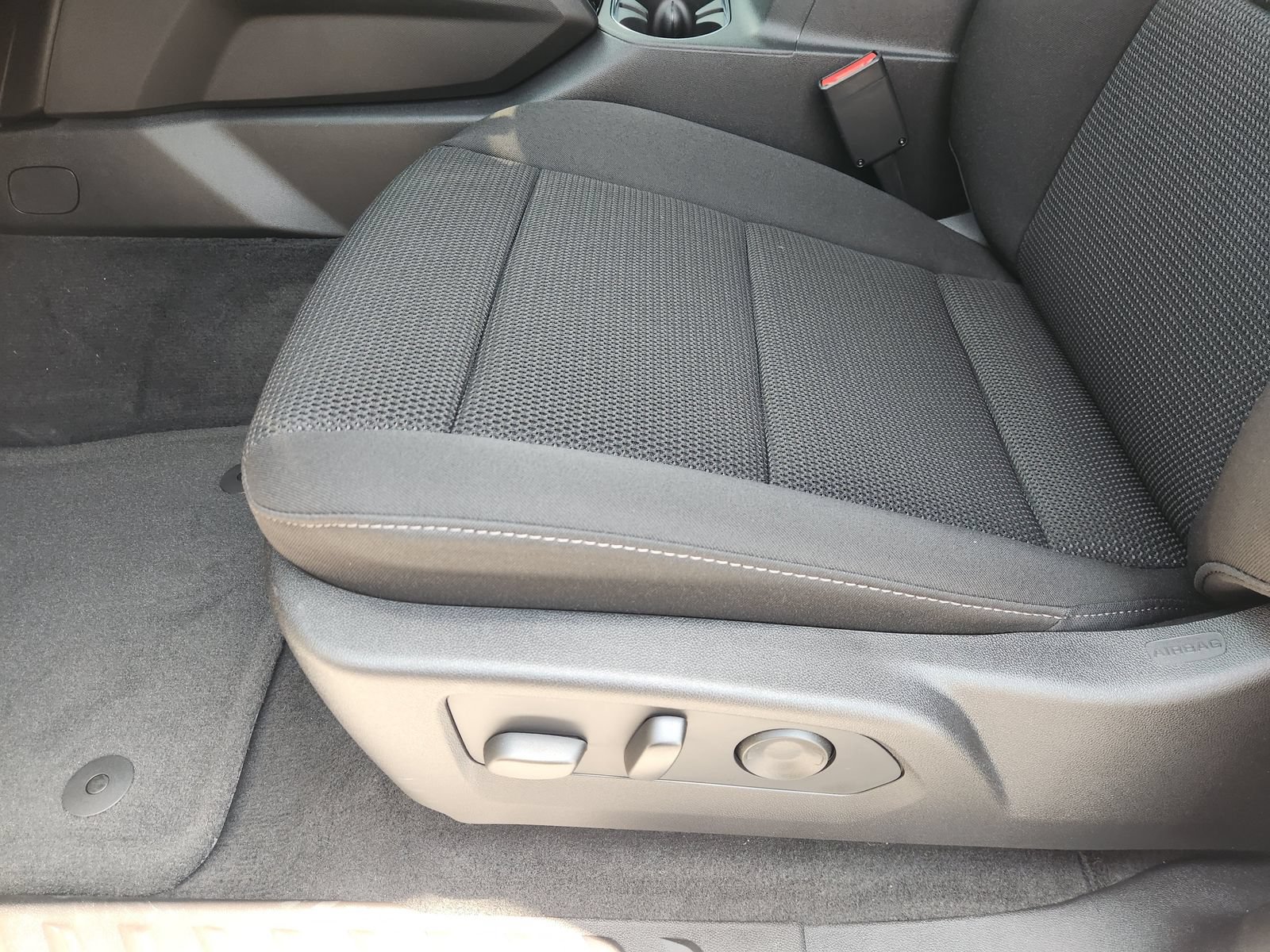 New 2026 GMC Canyon Elevation w/ Convenience Package RWD image 29