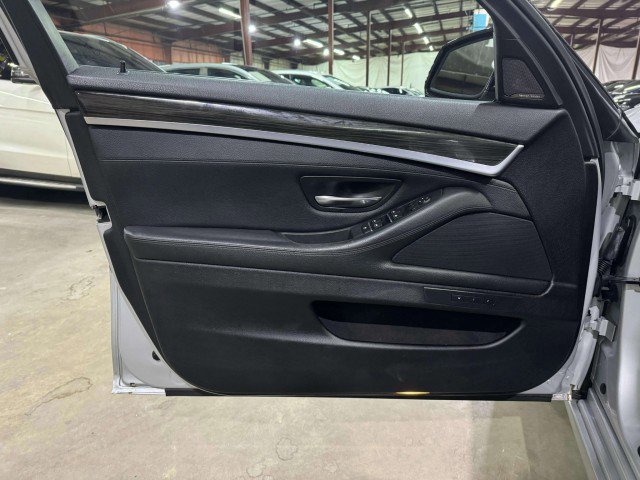 Used 2014 BMW 550i xDrive Sedan AWD/4WD image 13