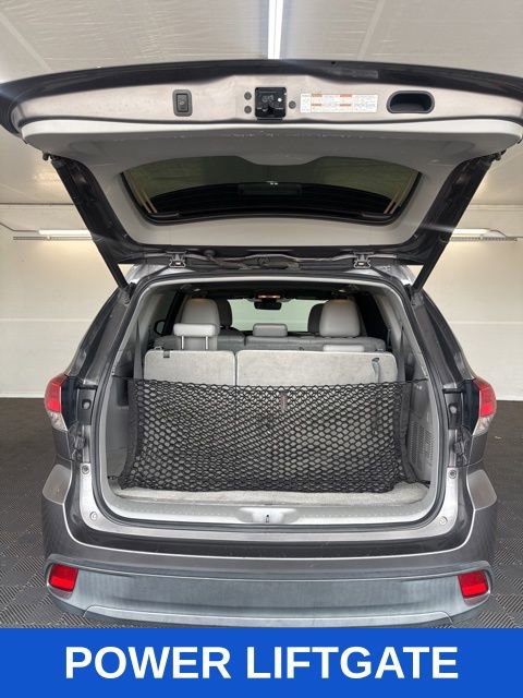 Used 2017 Toyota Highlander XLE FWD image 27