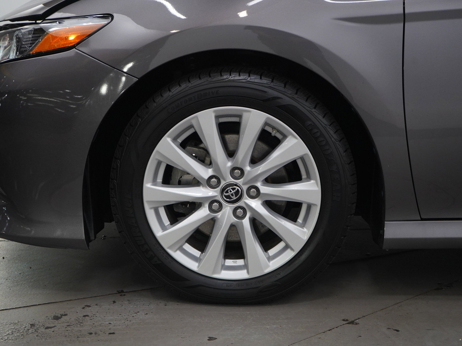 Used 2019 Toyota Camry LE FWD image 26