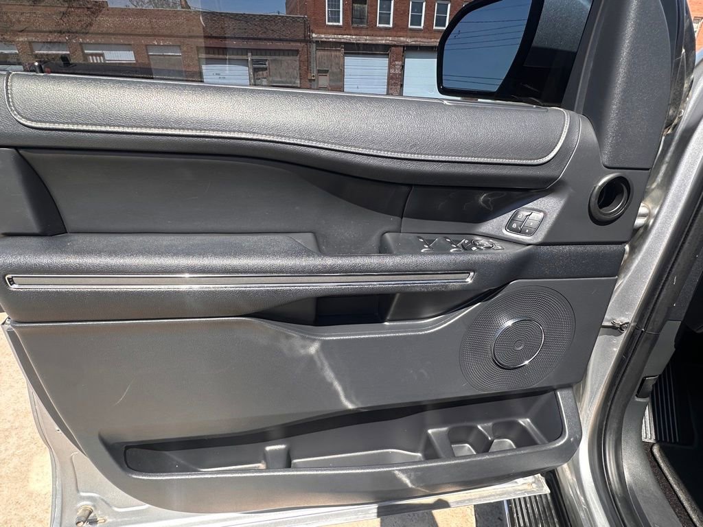Used 2022 Ford Expedition XLT RWD image 13