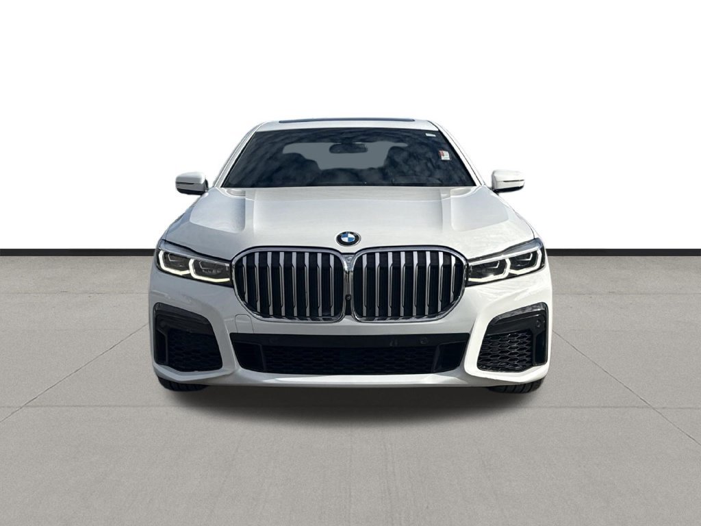 Used 2022 BMW 750i xDrive w/ M Sport Package AWD/4WD image 2
