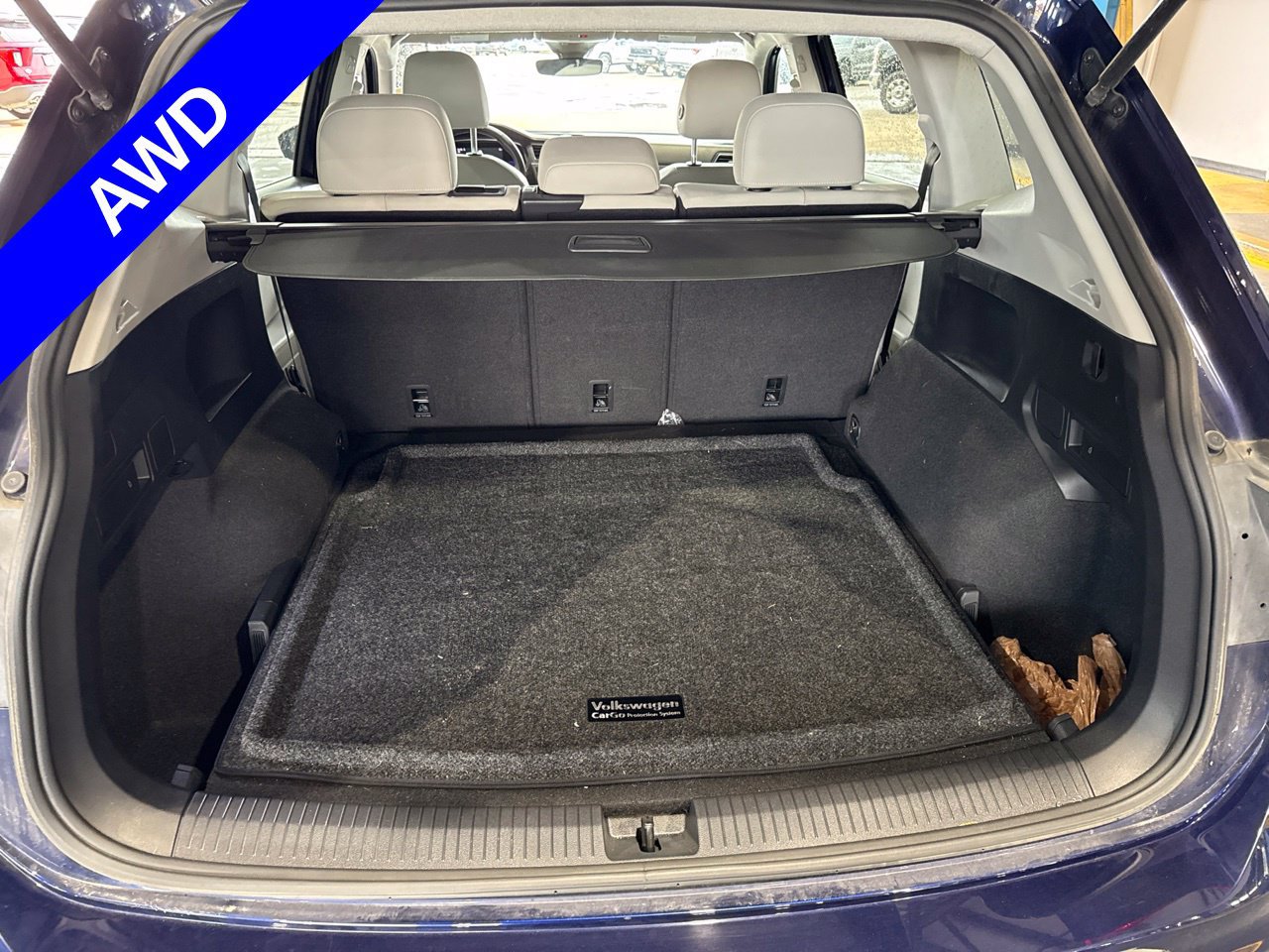 Used 2023 Volkswagen Tiguan SE AWD/4WD image 10