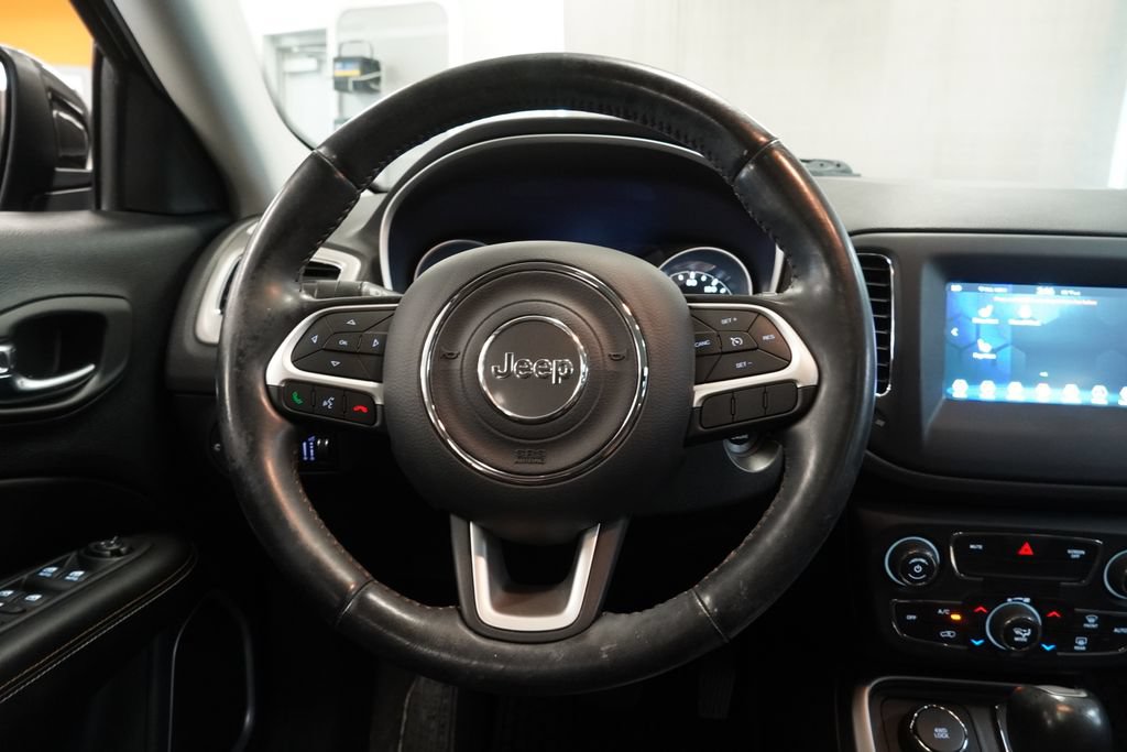 Used 2019 Jeep Compass Latitude w/ Cold Weather Group AWD/4WD image 18