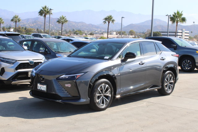 Certified 2023 Lexus RZ 450e Premium w/ Technology Package AWD/4WD image 3