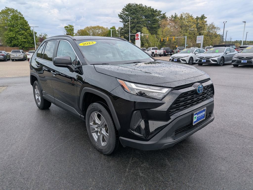 Used 2023 Toyota RAV4 LE AWD/4WD image 8